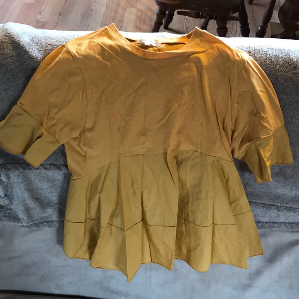 Mustard yellow peplum short sleeve top